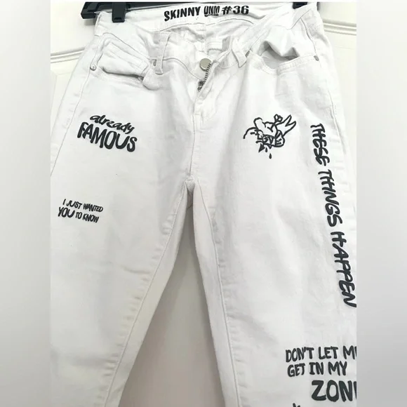 Denim White Skinny Jeans Women's Size US 6 (27) or EU 36 Stretch Graffiti Europe - Picture 2 of 10